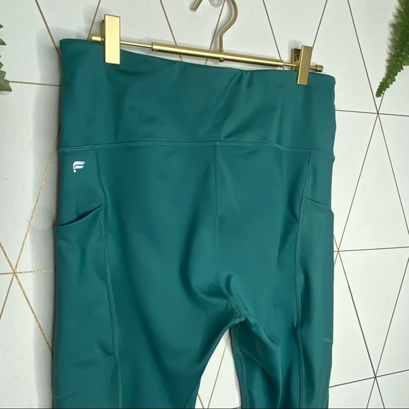 Fabletics Large High-Waisted Ultra Cool Shine Panel Leggings Serenity/Soft Pine - Picture 5 of 8